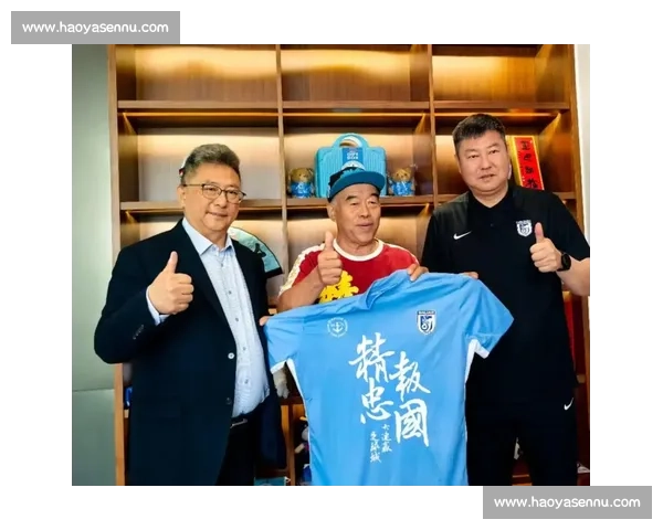 恩怨重逢！梭鱼湾球迷赛前另类 “问候” 前恒大门将霍深坪